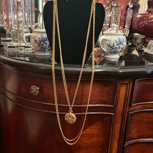 Elegant Gold Layered Necklace with Double-Chain Design